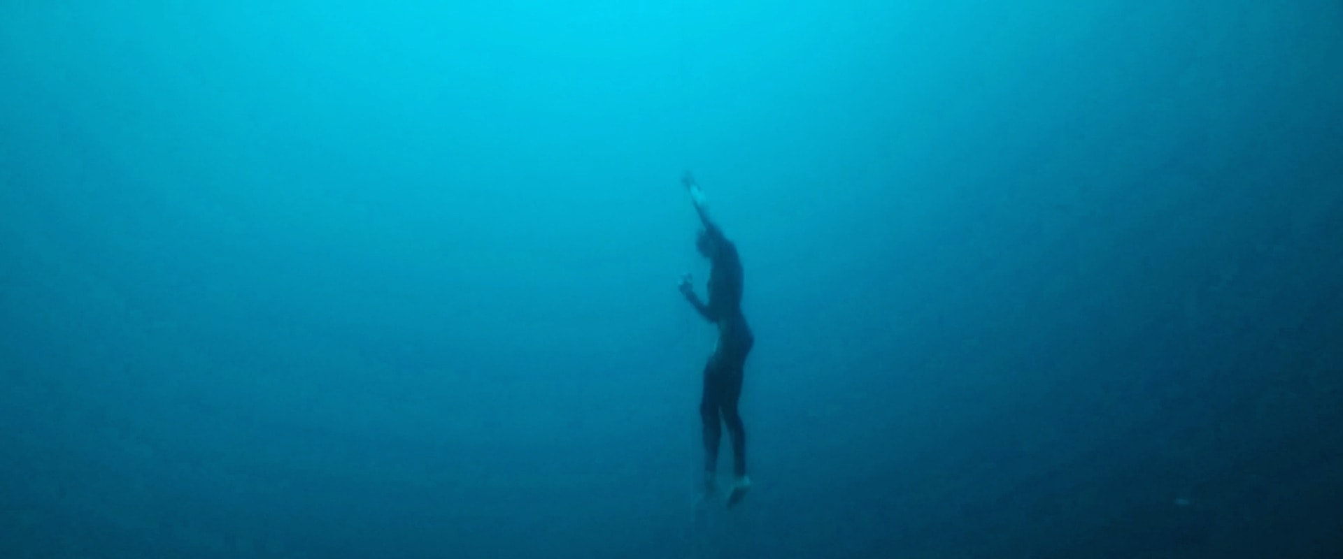 Exploring the Depths of Human Diving: Can a Human Dive 800 Feet?