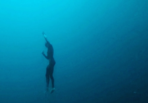 Exploring the Depths of Human Diving: Can a Human Dive 800 Feet?